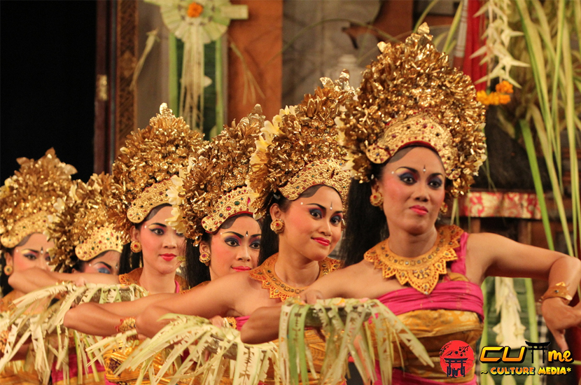Tari Pendet Bukan Sekadar Hiburan Tapi Panggilan dari Leluhur
