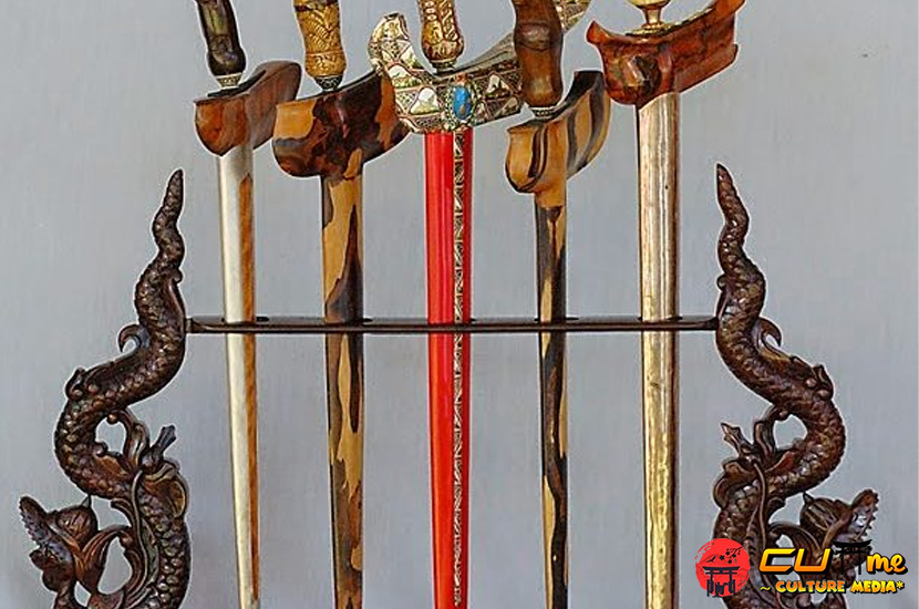 Menyusuri Makna Sakral di Balik Bilah Keris Nusantara!