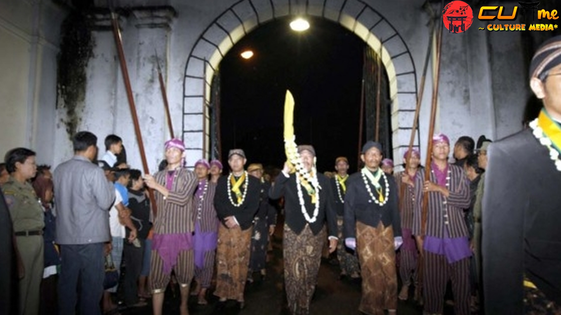 Keajaiban Kirab Pusaka Keraton Solo, Tradisi yang Terjaga Rapi!