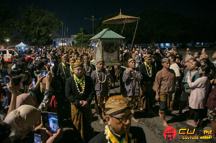 Keajaiban Kirab Pusaka Keraton Solo, Tradisi yang Terjaga Rapi!