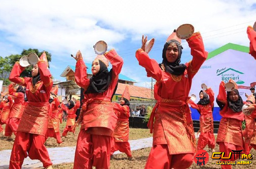 Tari Piring Padang Bunyi, Gerak, dan Magis yang Melekat!