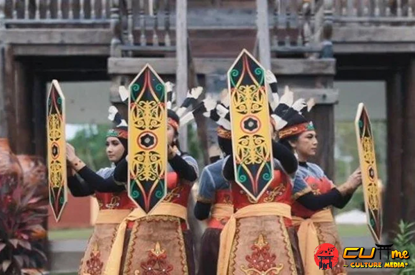 Warisan Kalimantan Filosofi Mandau dan Talawang!