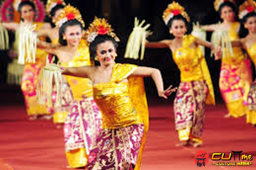 Tari Pendet: Tepat 32 Tarian Sakral yang Mendunia!