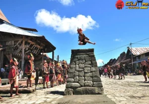 Fahombo Nias Tradisi 2x Lompat Batu Kuno