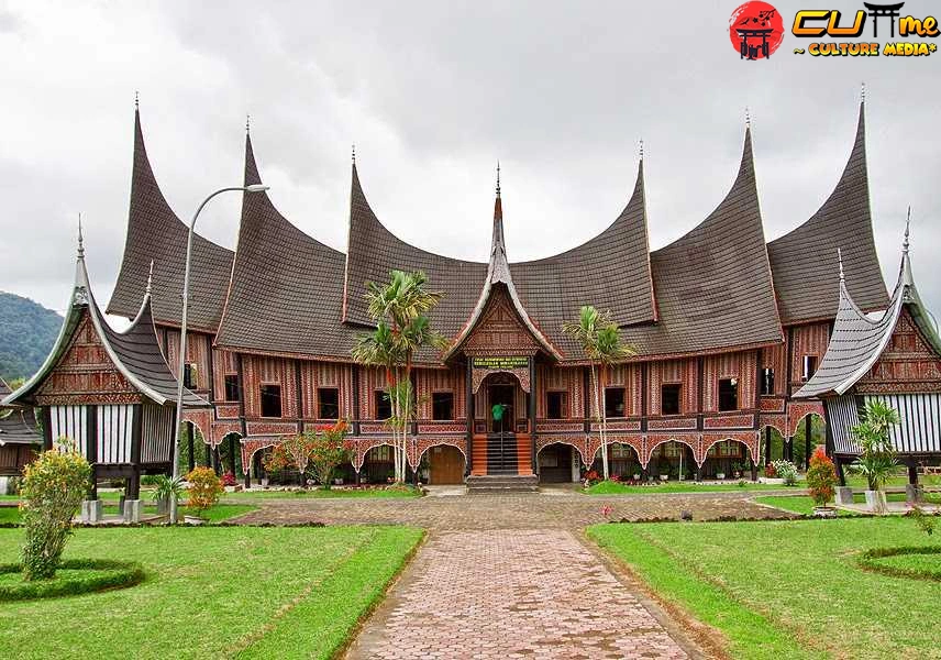 Rumah Padang 9 Unik Kekuatan Wanita Minang