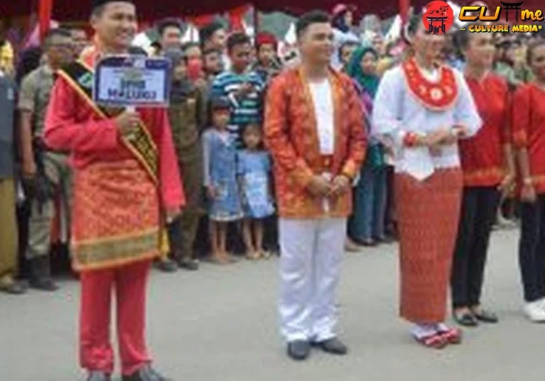 Baju Cele Menarik Lestarikan 4 Budaya Sendiri